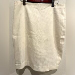 NWT Banana Republic  white pattered pencil skirt size 6